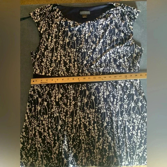 Woman’s Jessica Howard Vintage Navy &White Floral MIDI Stretch Jersey Plus Dress - Picture 11 of 12